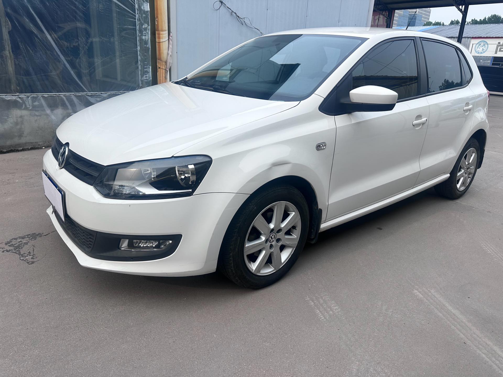 Volkswagen Polo 2014 Volkswagen Polo 2014 car image