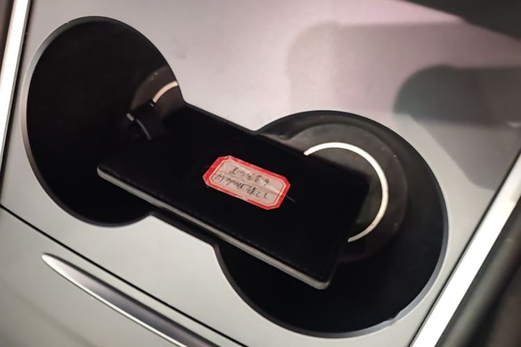 Tesla Model 3 2023 car image #9