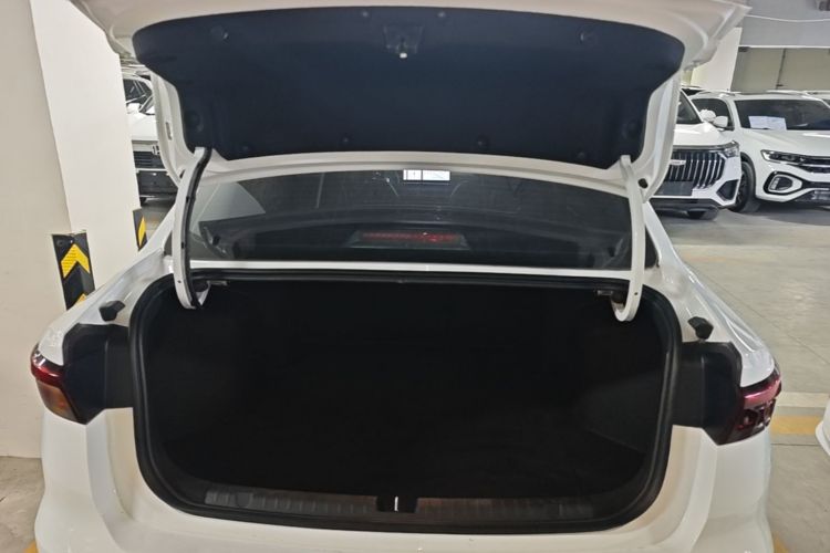 GEELY Emgrand 2025 car image #19