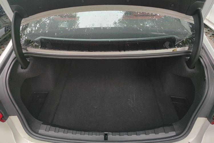 BMW 3 Series 2024 car image #19