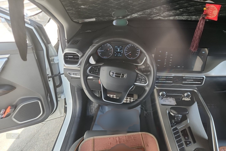 GEELY Coolray 2024 car image #12