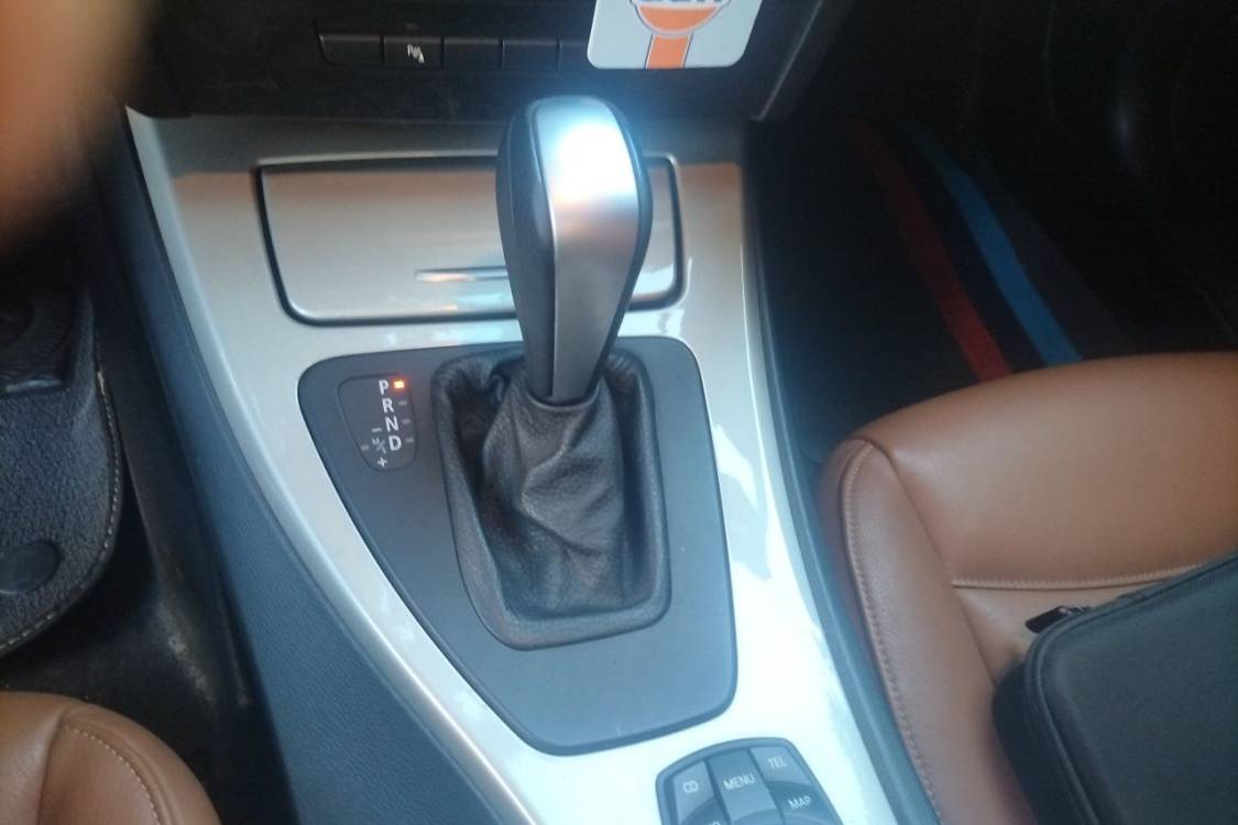 BMW 3 Series 2011 car image #29