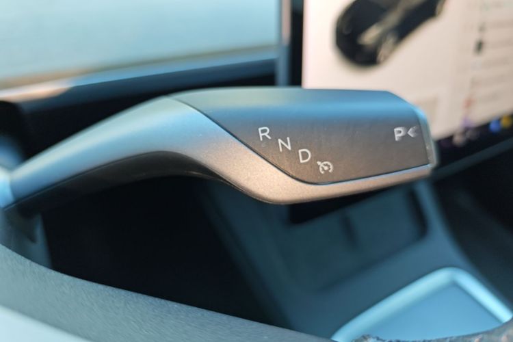 Tesla Model Y 2021 #14 Tesla Model Y 2021 car image #14