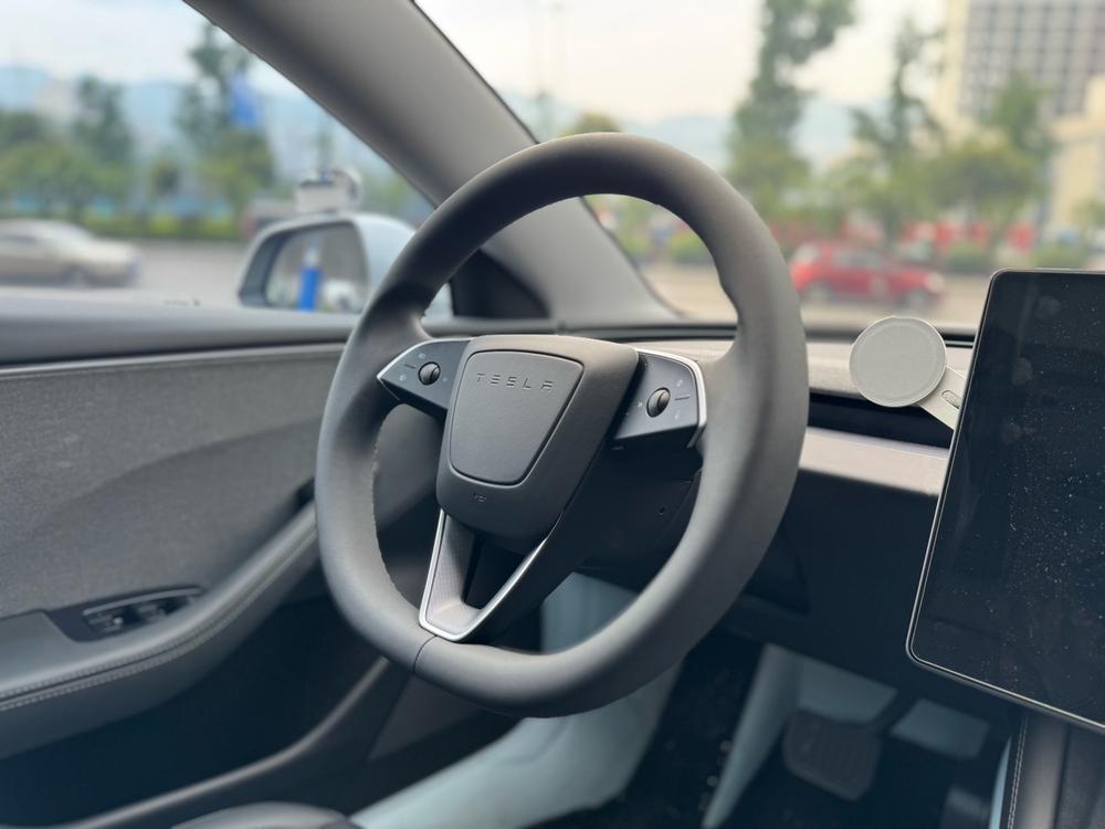 Tesla Model 3 2025 car image #11
