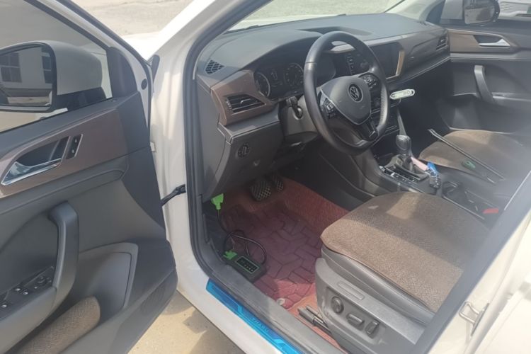 Volkswagen Tharu 2020 car image #16