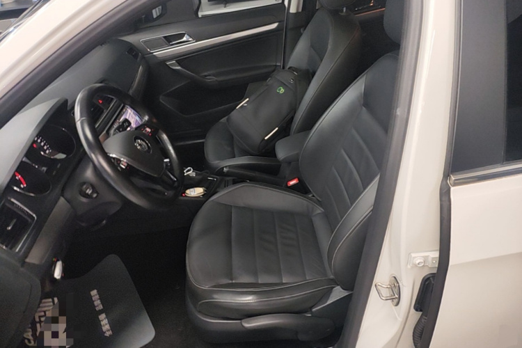 Volkswagen Lavida 2017 car image #15