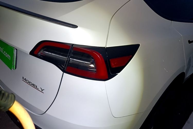 Tesla Model Y 2023 #8 Tesla Model Y 2023 immagine di auto #8
