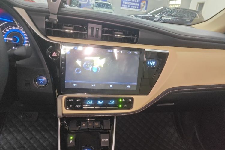 Toyota Corolla 2017 immagine di auto #17