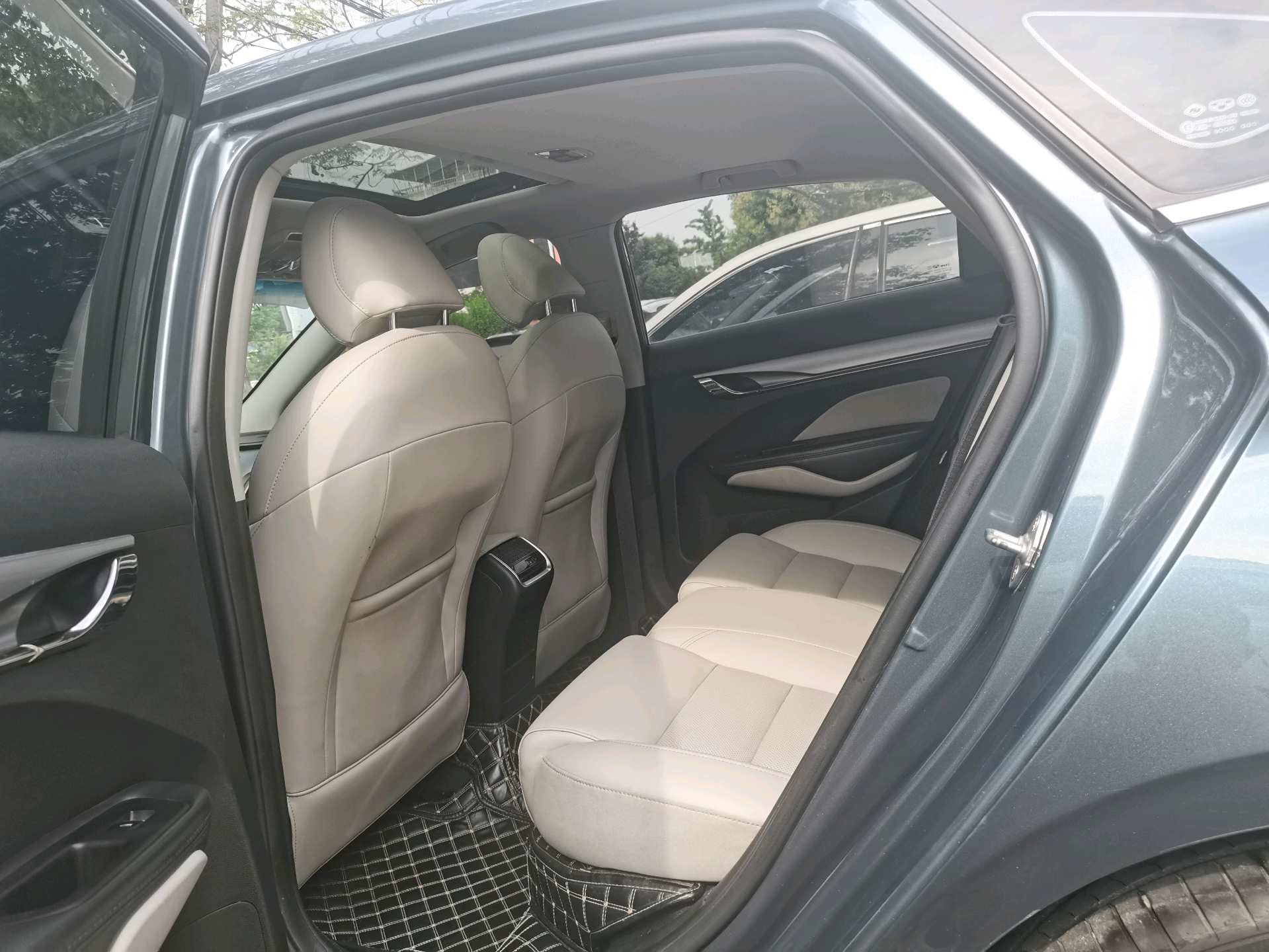 GEELY Binray 2018 car image #4