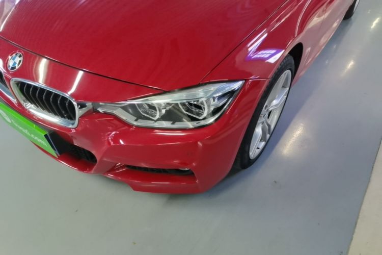 BMW 3 Series 2019 car image #23