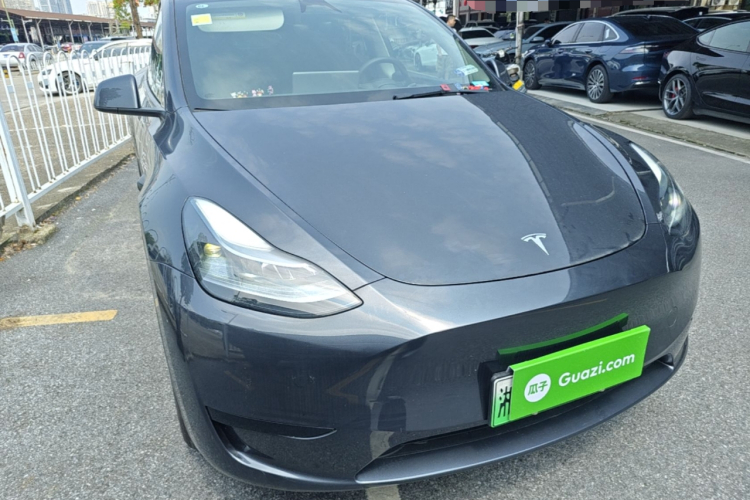 Tesla Model Y 2024 #4 Tesla Model Y 2024 car image #4