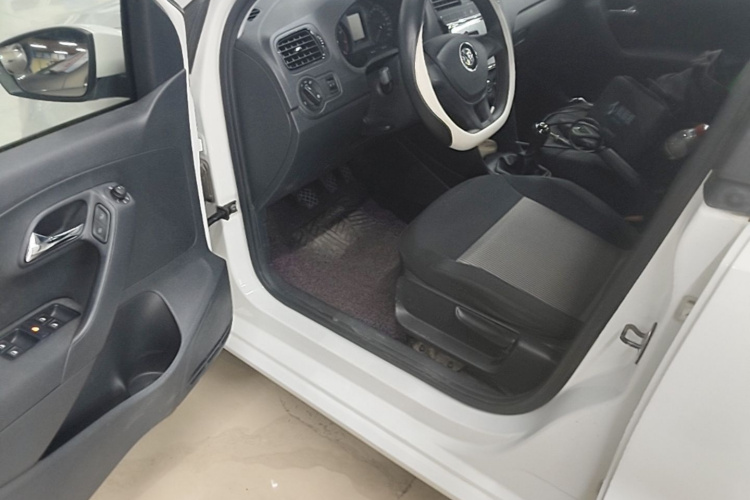 Volkswagen Polo 2018 #16 Volkswagen Polo 2018 car image #16