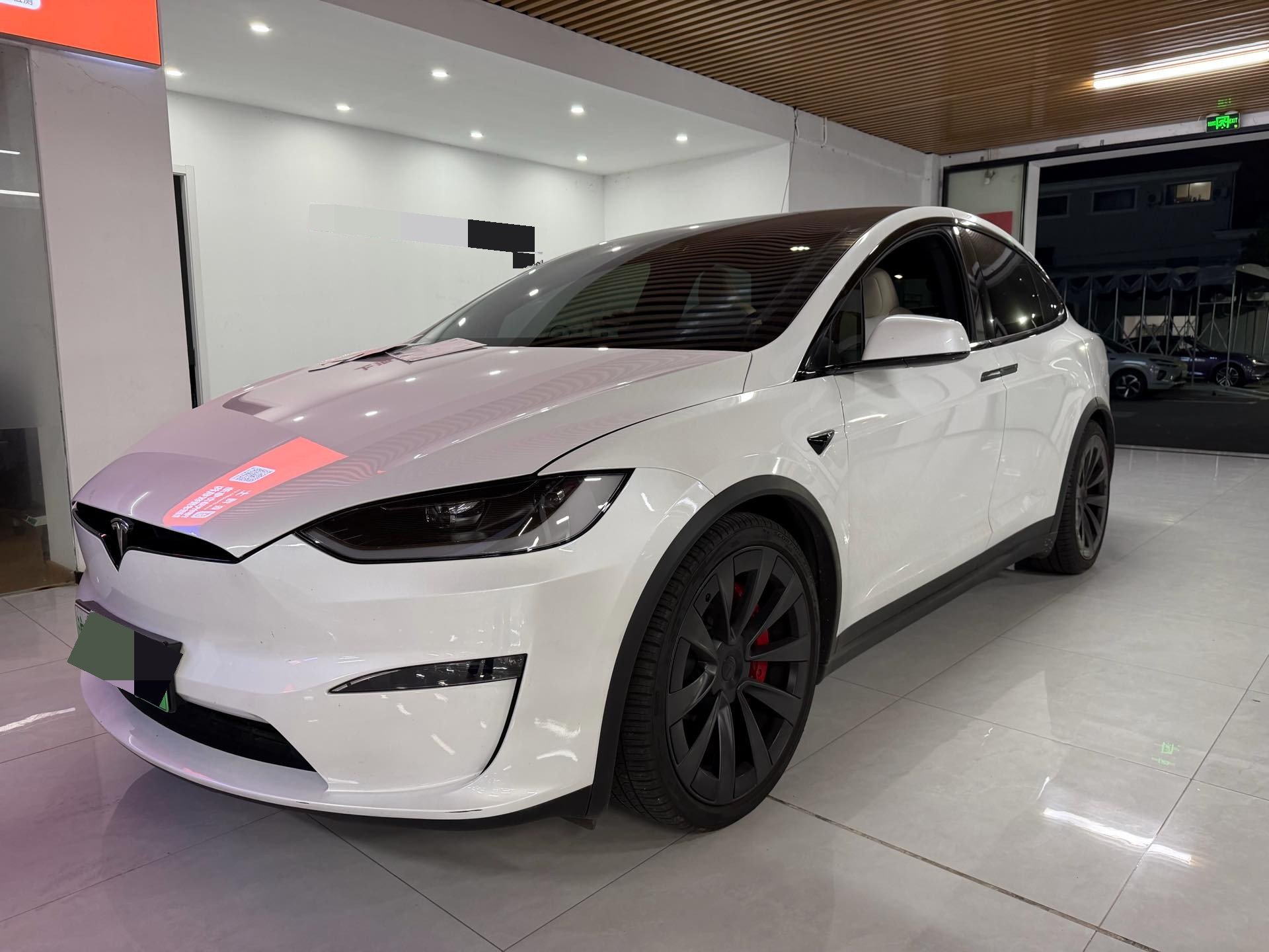 Tesla Model X 2024 Tesla Model X 2024 car image