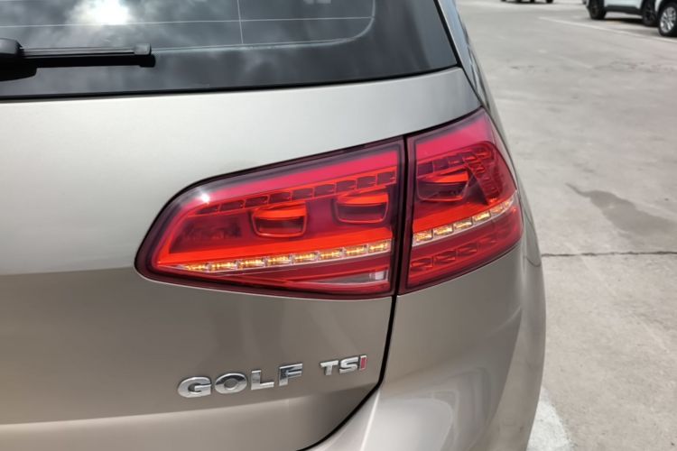 Volkswagen Golf 2014 car image #8