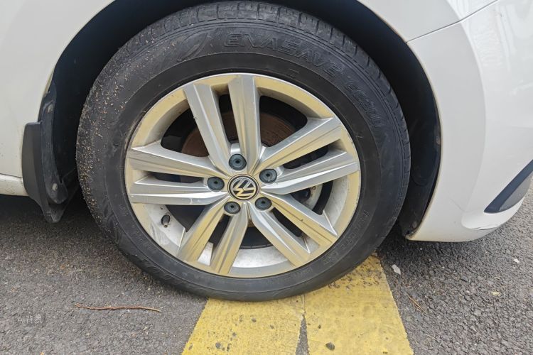 Volkswagen Santana 2017 car image #9