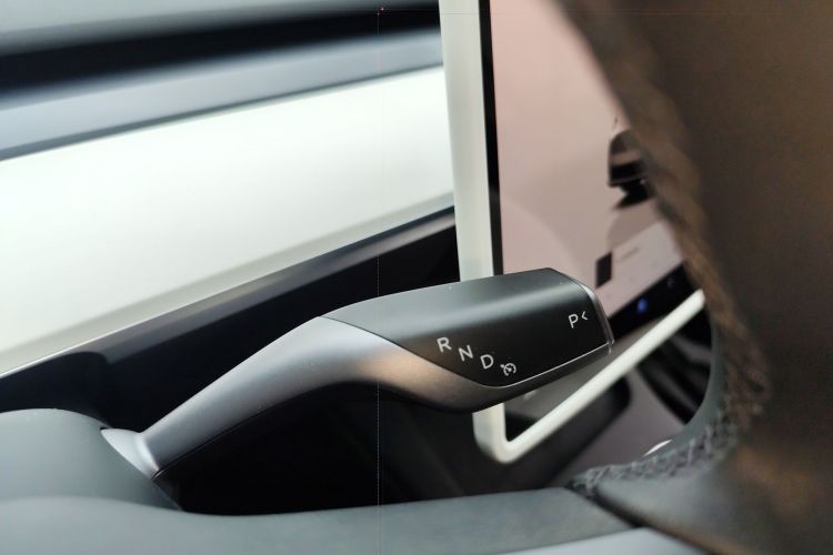 Tesla Model Y 2023 #14 Tesla Model Y 2023 car image #14