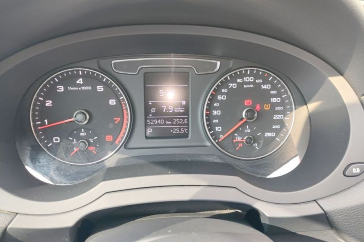 Audi Q3 2019 #12 Audi Q3 2019 car image #12