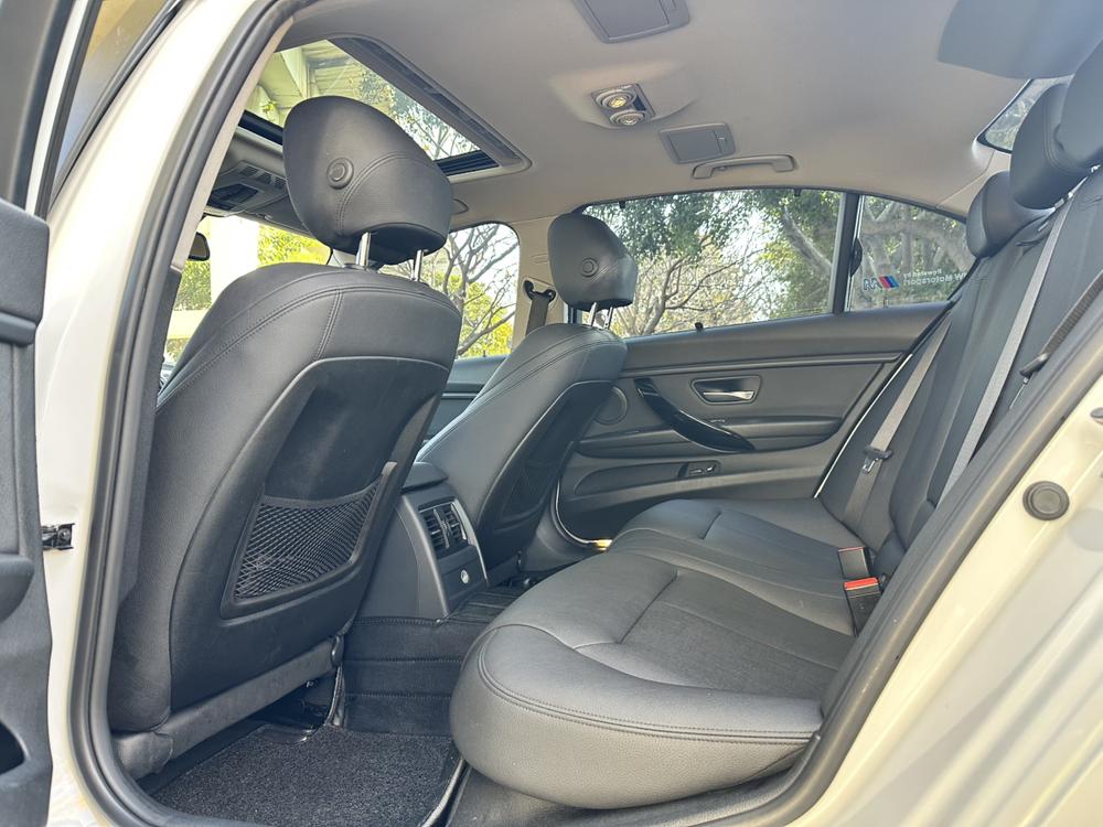 BMW 3 Series 2018 #9 BMW 3 Series 2018 car image #9