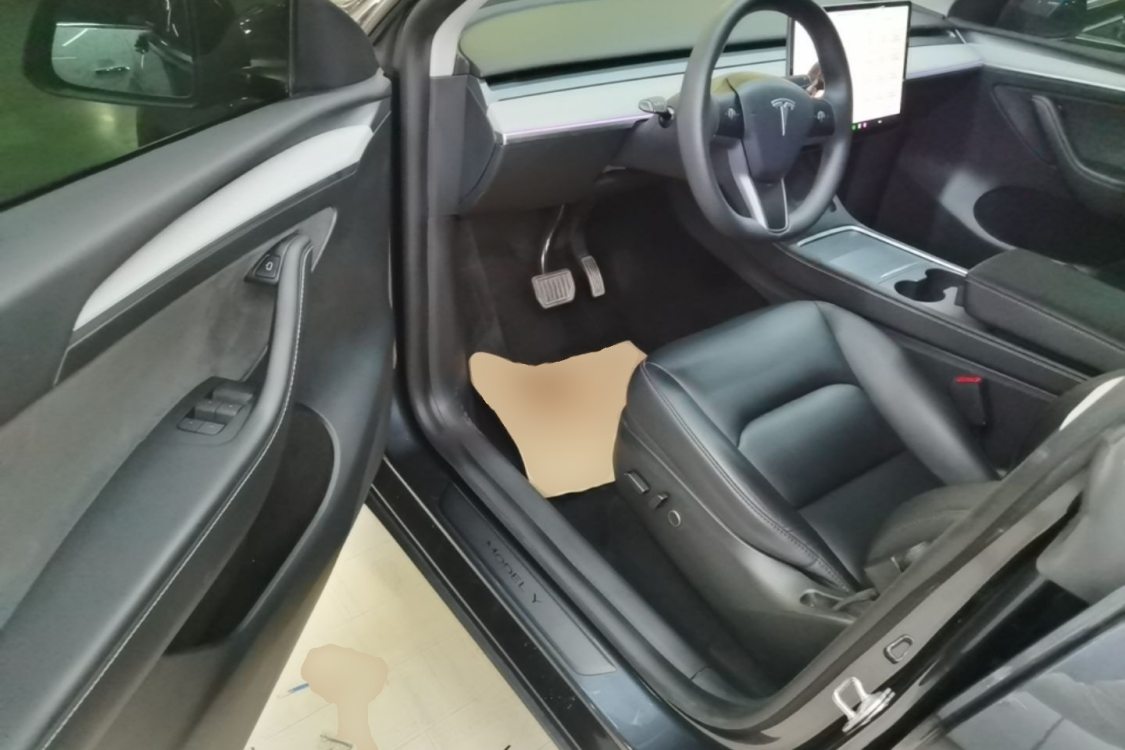 Tesla Model Y 2024 #12 Tesla Model Y 2024 car image #12