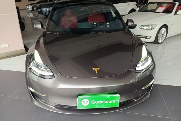 Tesla Model 3 2023 car image #3
