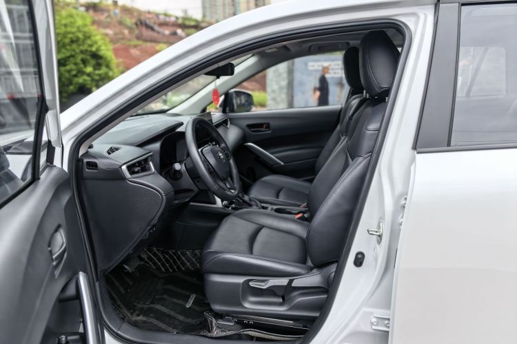 Toyota Corolla Cross 2023 car image #11