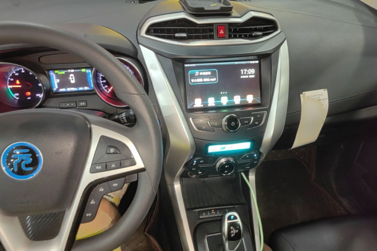 BYD Yuan New Energy 2019 car image #10