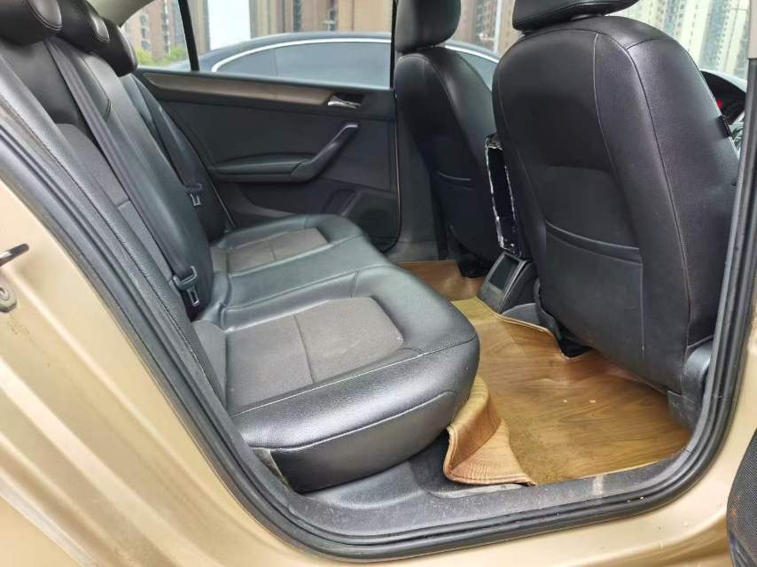 Volkswagen Santana 2014 car image #8