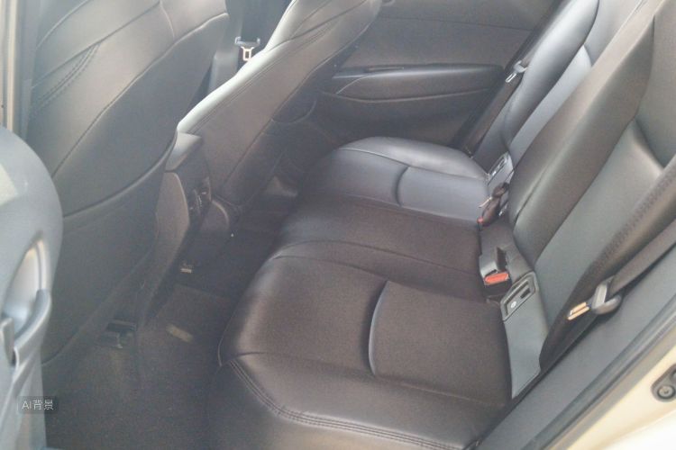 Toyota Corolla Cross 2026 صورة سيارة #19