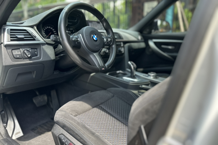 BMW 3 Series 2018 #21 BMW 3 Series 2018 car image #21