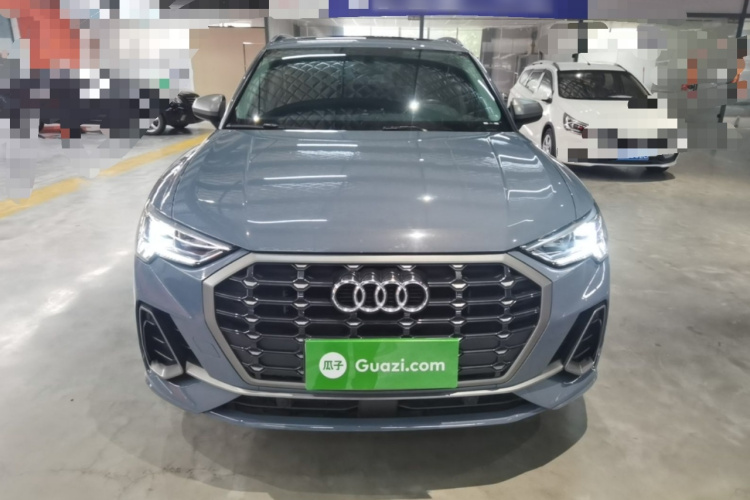 Audi Q3 2022 car image #3