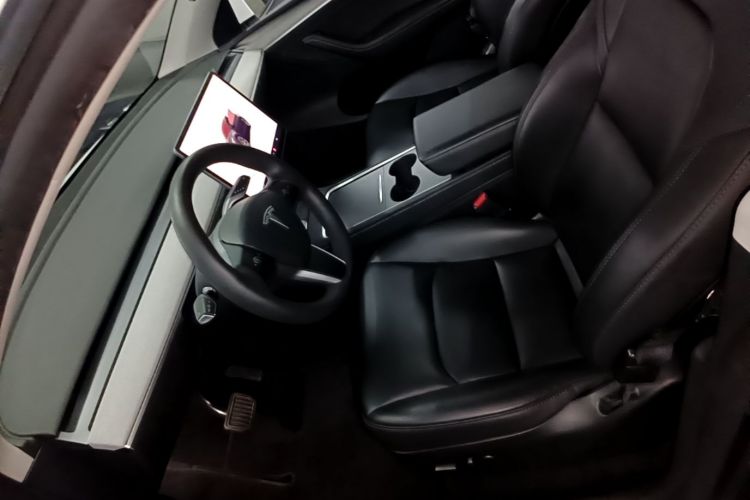 Tesla Model Y 2024 #15 Tesla Model Y 2024 car image #15