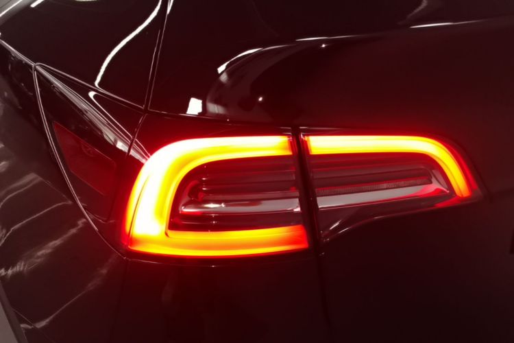 Tesla Model Y 2023 #8 Tesla Model Y 2023 car image #8