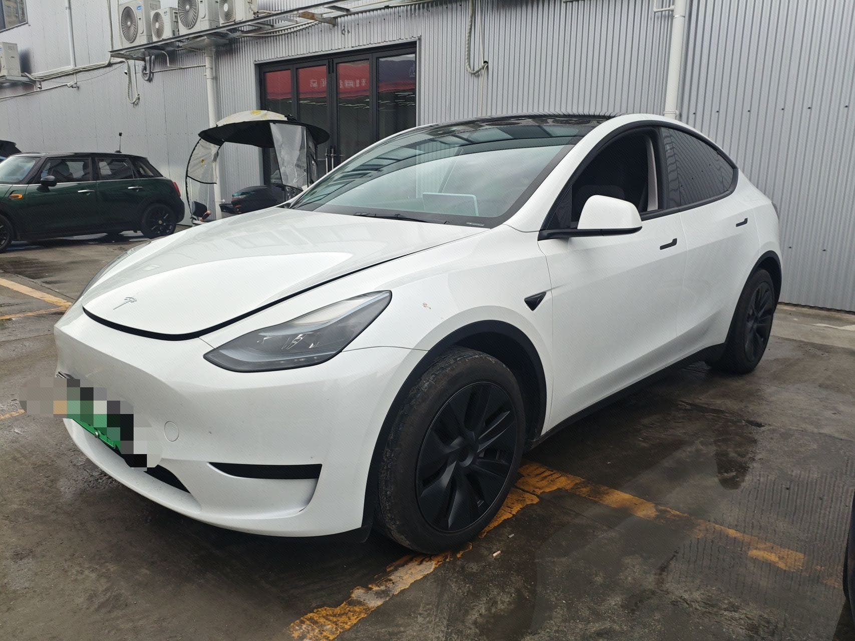 Tesla Model Y 2024 Tesla Model Y 2024 car image