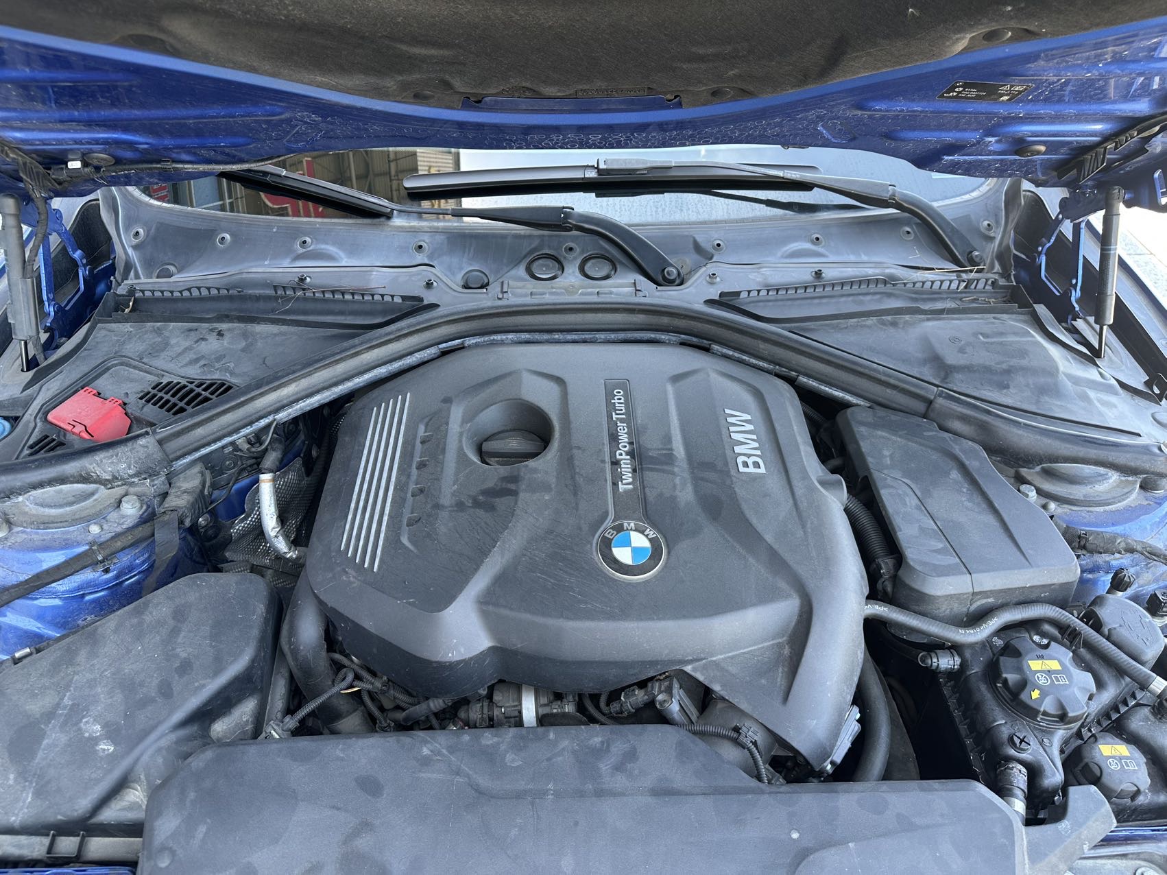 BMW 3 Series 2018 car image #27