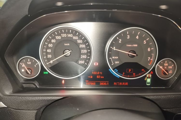 BMW 3 Series 2018 صورة سيارة #16