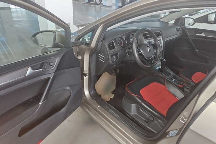 Volkswagen Golf 2016 car image #16