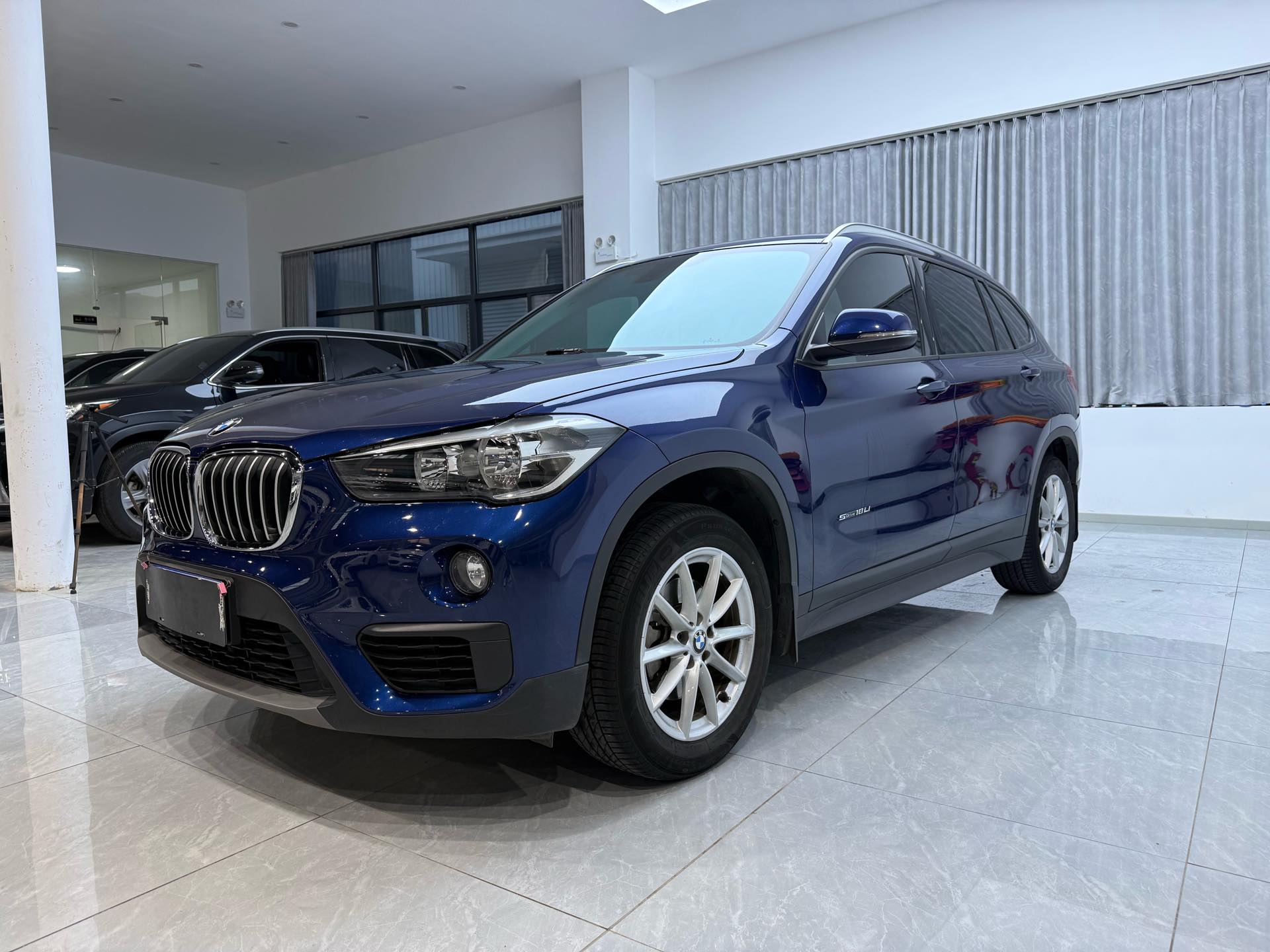 BMW X1 2018 BMW X1 2018 car image