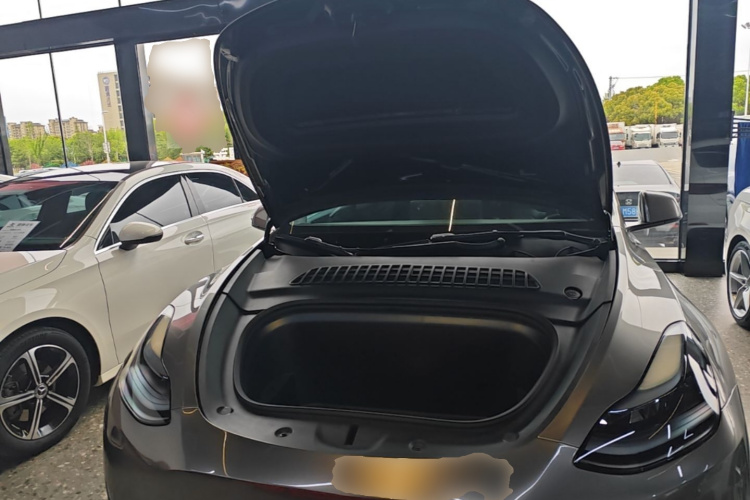 Tesla Model Y 2023 car image #20