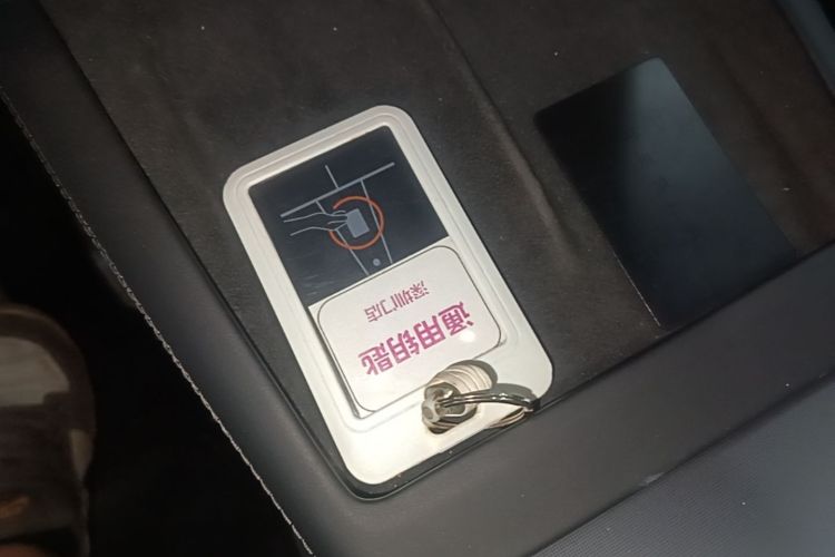 Tesla Model 3 2023 car image #9