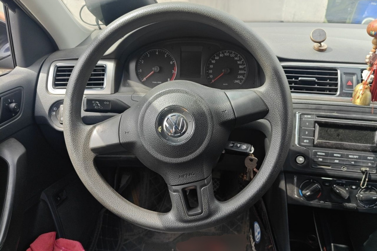 Volkswagen Santana 2015 car image #11