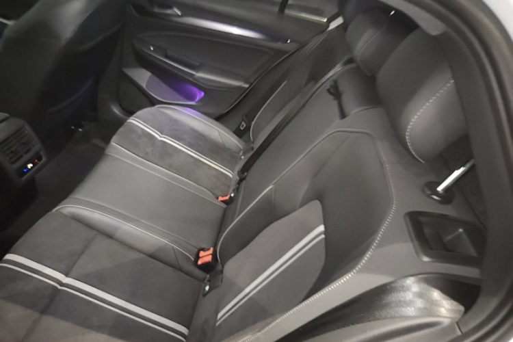 Volkswagen Golf 2021 car image #17