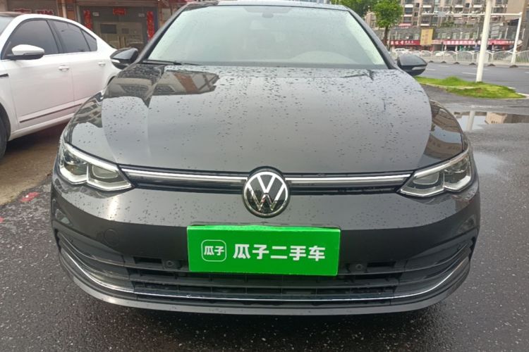 Volkswagen Golf 2021 car image #3