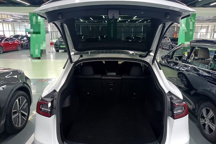 Tesla Model Y 2022 #19 Tesla Model Y 2022 car image #19