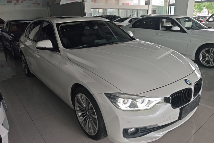 BMW 3 Series 2018 car image #4