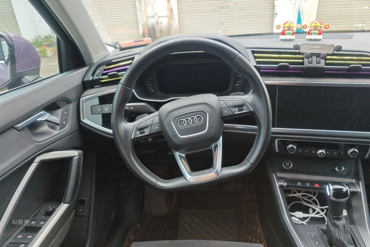 Audi Q3 2021 car image #12