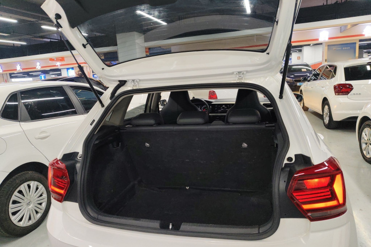 Volkswagen Polo 2020 car image #19