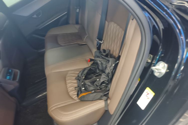 BYD Han 2023 car image #13