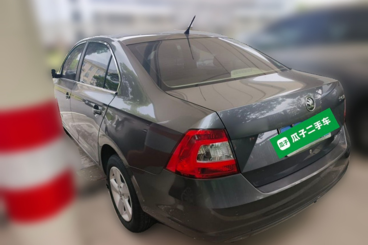 Skoda Rapid 2014 #5 Skoda Rapid 2014 image de voiture #5