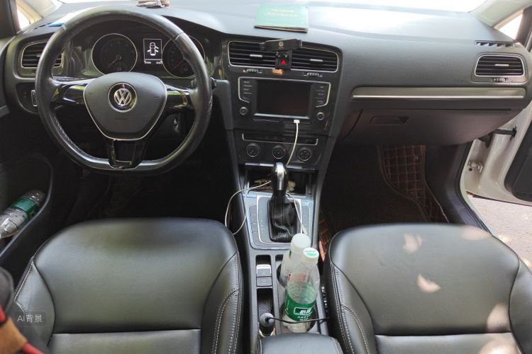 Volkswagen Golf 2017 car image #11