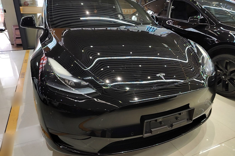 Tesla Model Y 2023 car image #3